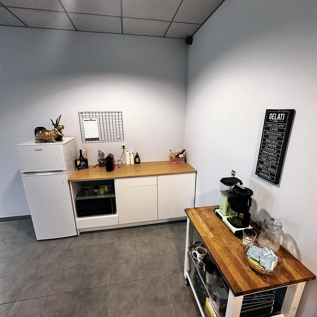 Koffiehoek in onze gedeelde bureau in Aarschot